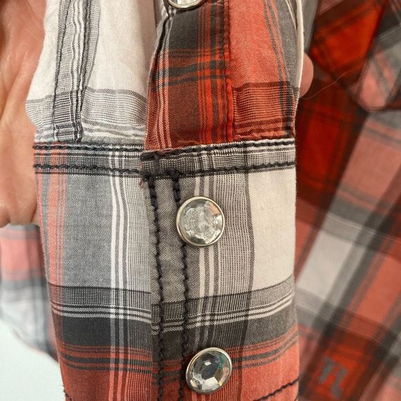 rock and Roll Cowgirl embroidered western shirt Yellowstone Rodeo - Picture 4 of 7